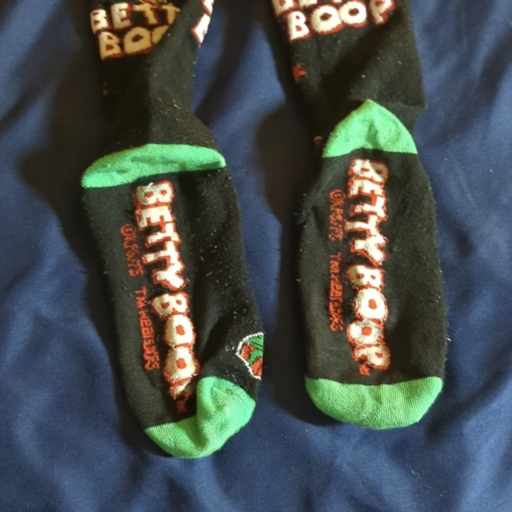 Betty Boop knee high socks 🧦 - Picture 2 of 3